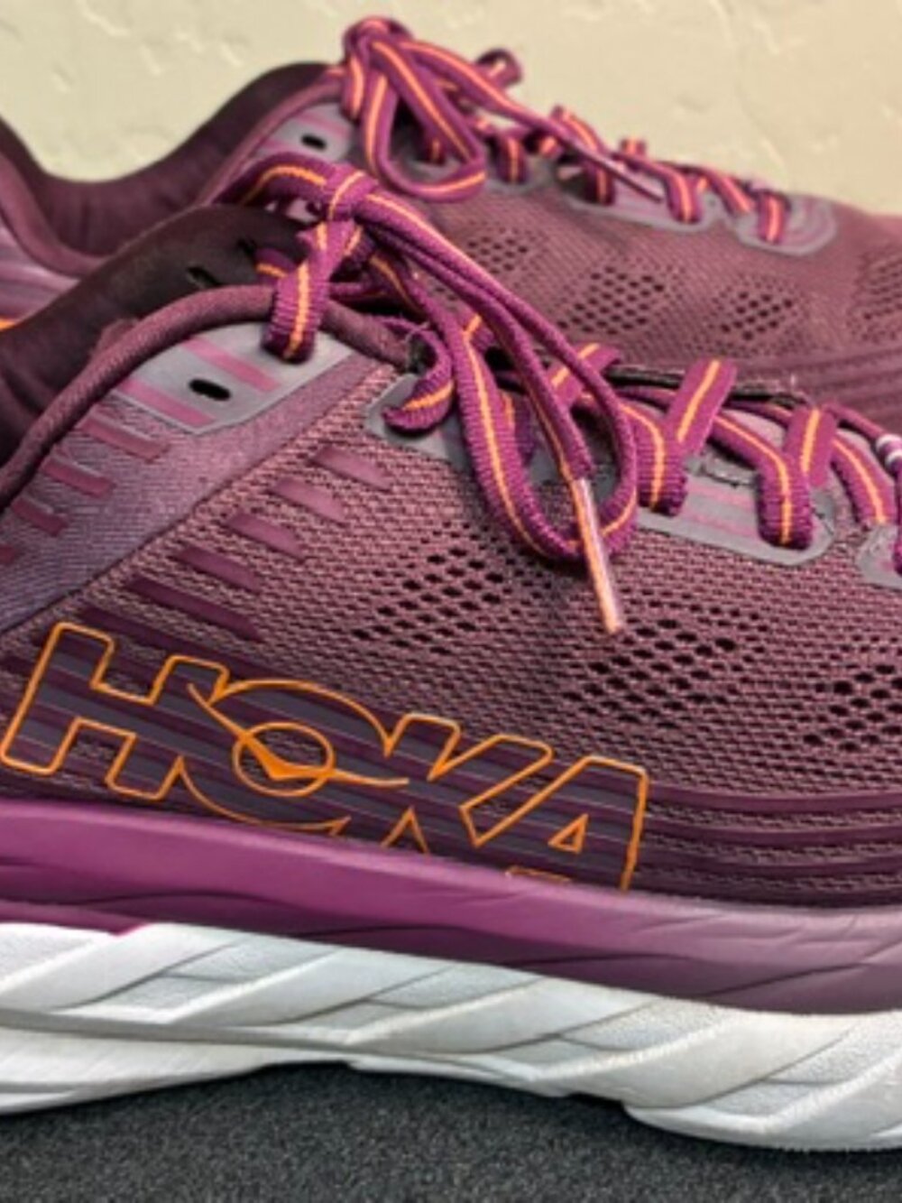 Hoka Z2435 Womens Purple One One Bondi 6 Running Shoes Size 9 - Picture 2 of 7
